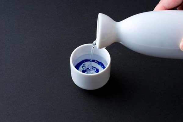 白酒的股票为什么可以一涨再涨？